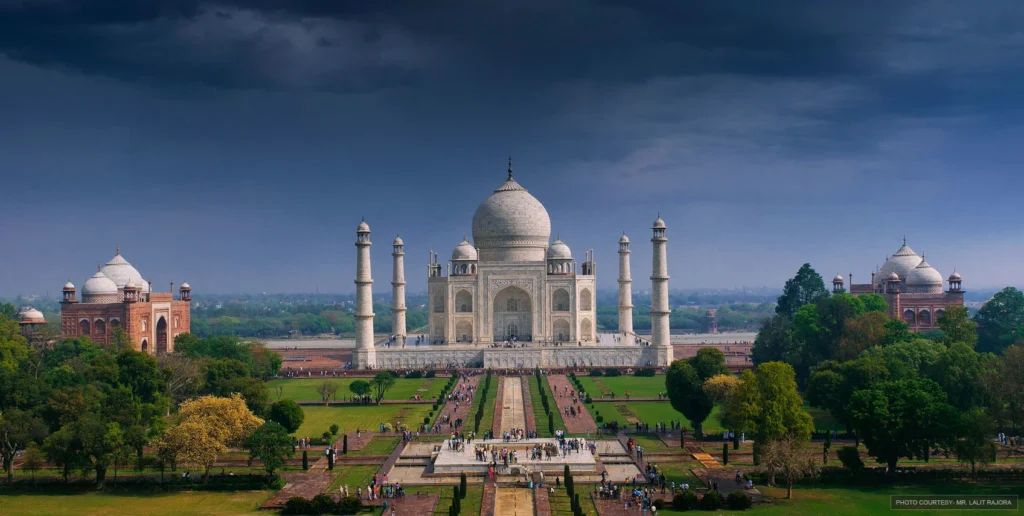 India Travel Destinations – Budget Friendly Scenic heritage architecture of Taj Mahal in India, an iconic and deeply rewarding country for cheap places to travel.